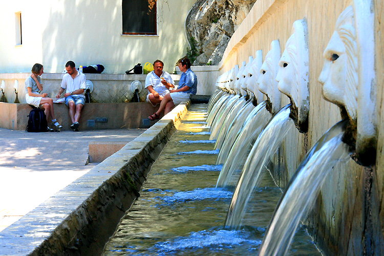 Spili: Am Löwenbrunnen