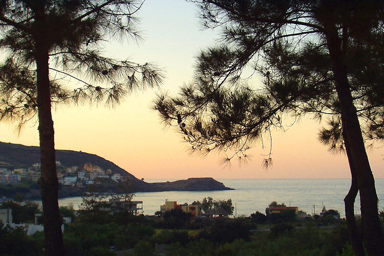 Bali: Dusk over the bay